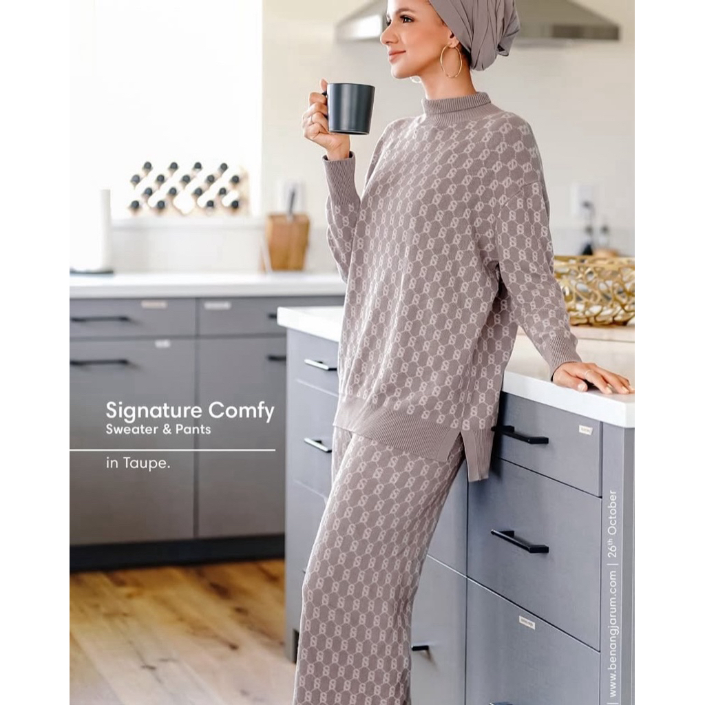 new signature comfy knit pants taupe S Buttonscarves