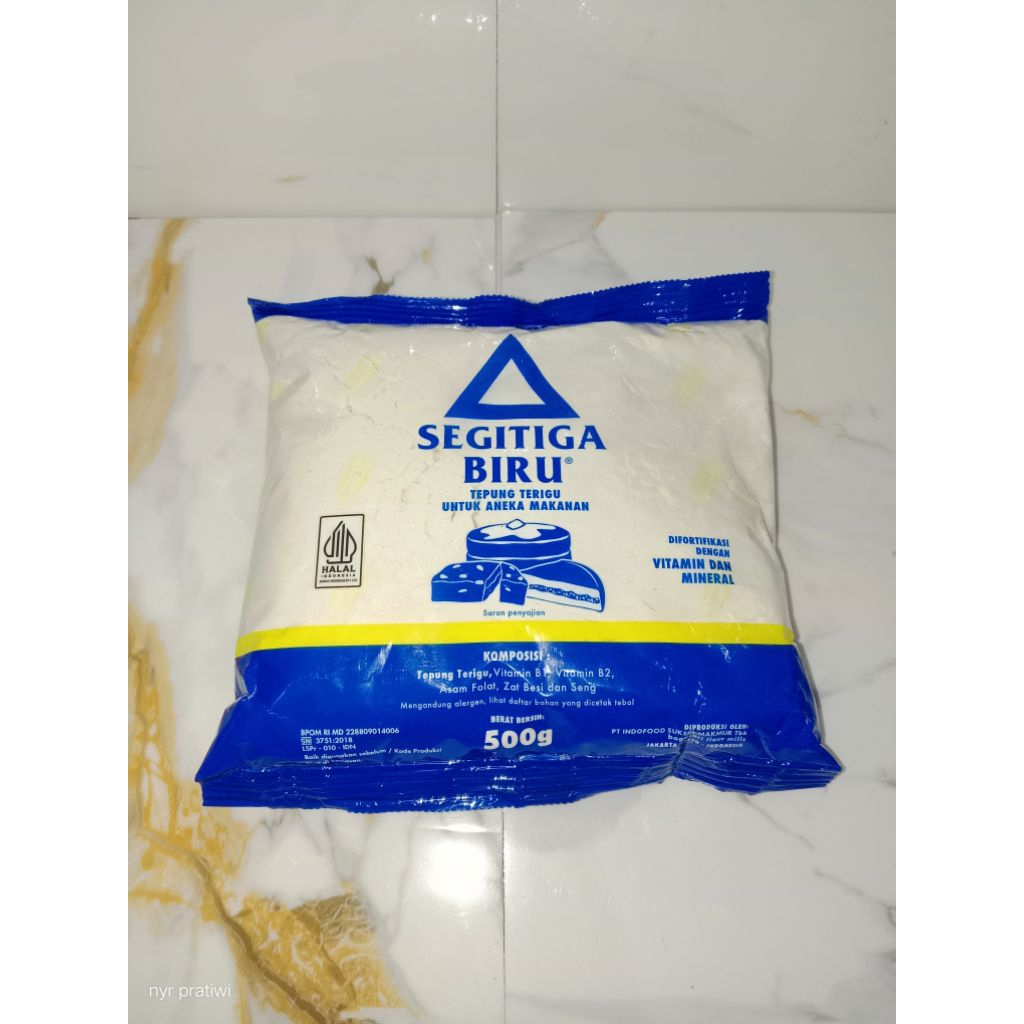 

TEPUNG TERIGU SEGITIGA BIRU 500G