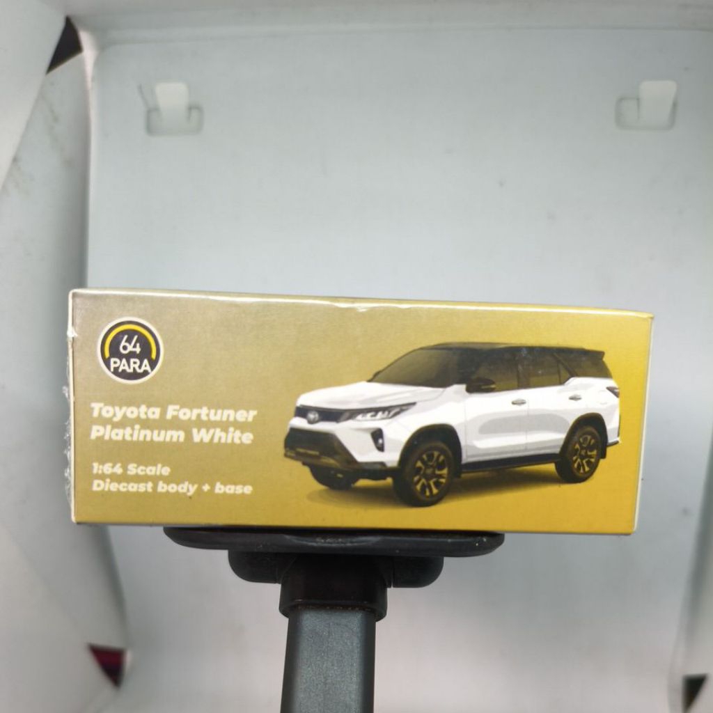 Para64 Toyota Fortuner Sealead