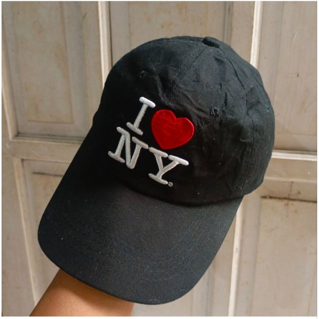 topi love NY