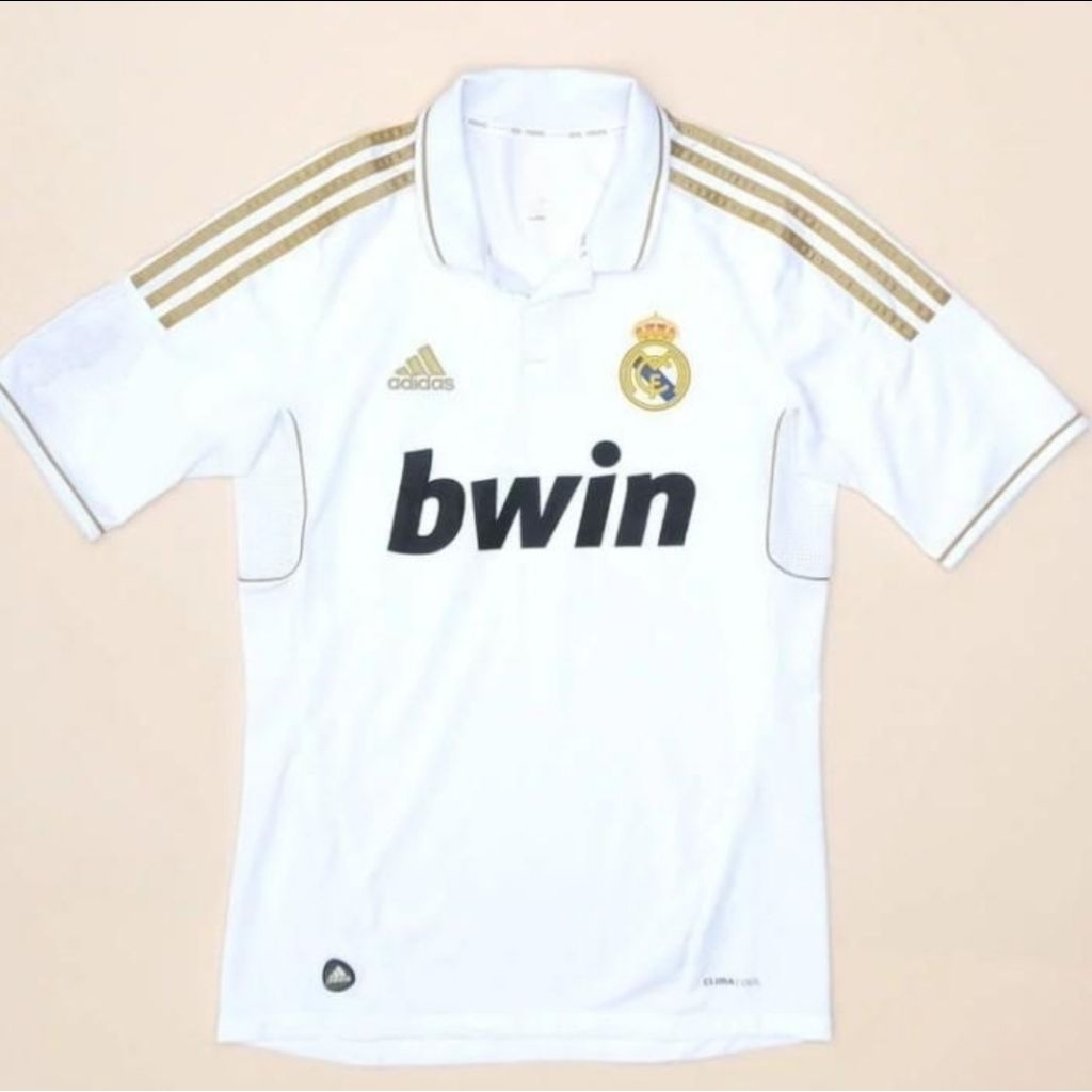 Jersey Kaos Baju Sepak Bola Real Madrid Home Away 3rd Third Retro Klasik Classic Jadul Lawas Vintage