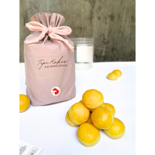 

Nastar Nanas Lumer Toples 600ml