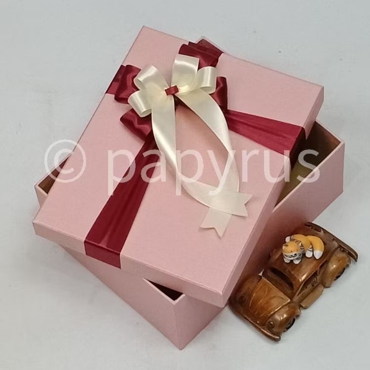 

PAPYRUS 20x25 Tinggi 8cm Kotak Kado Gift Box Hardbox Hampers V2