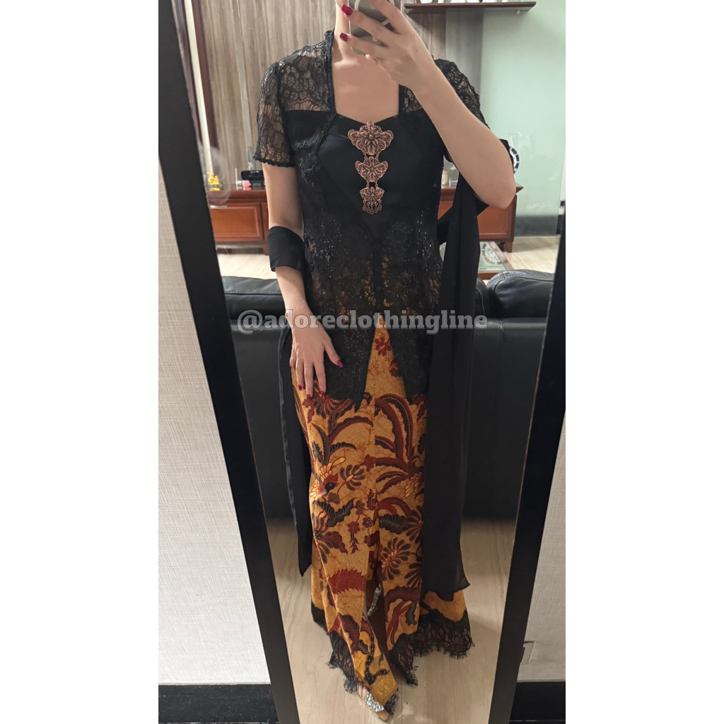 Setelan Kebaya Lace Payet Hitam Rok Batik Duyung Adore