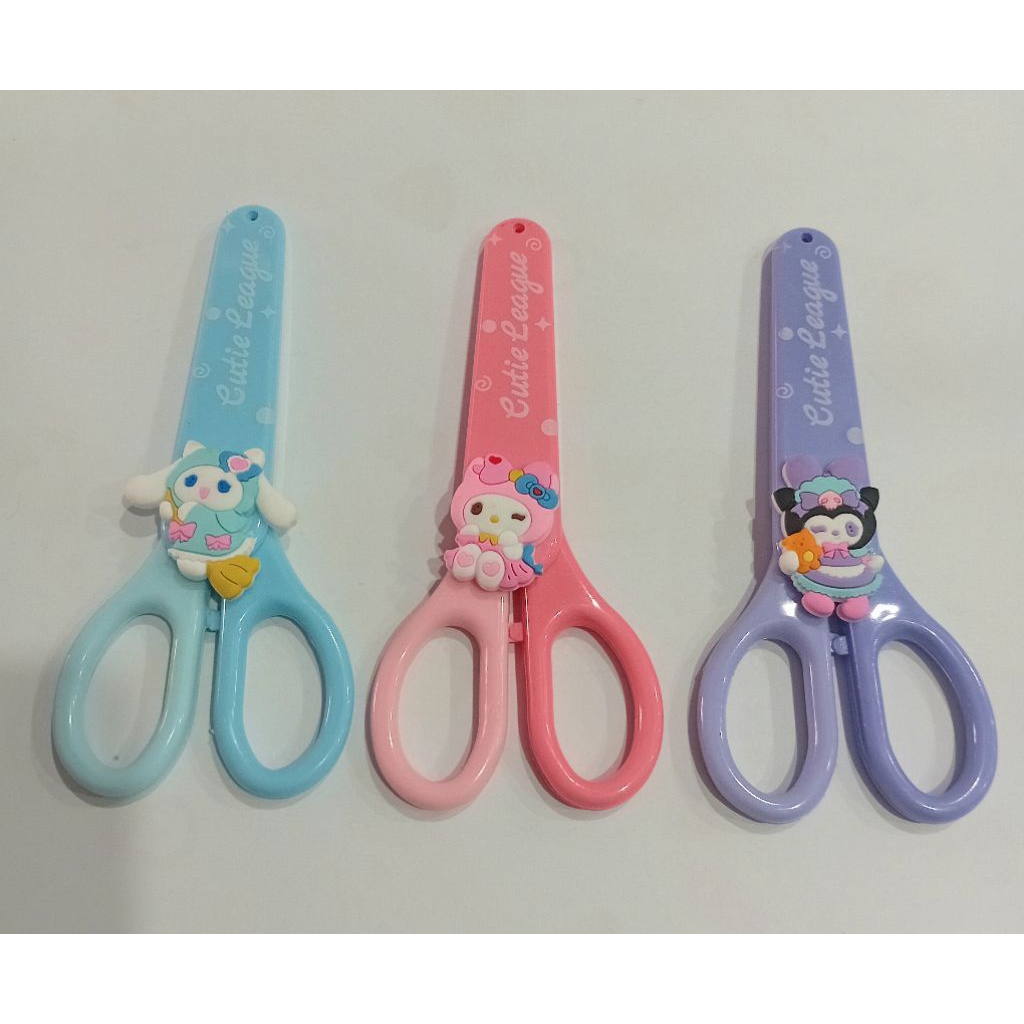 

Gunting Tutup Karakter Sanrio 1522