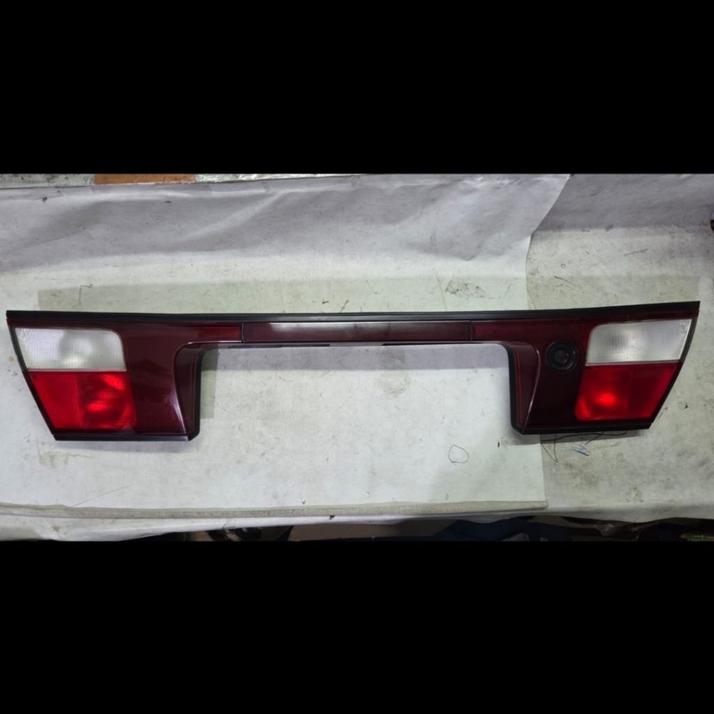 Lampu reflektor bagasi belakang mazda lantis 323 familia original bosch