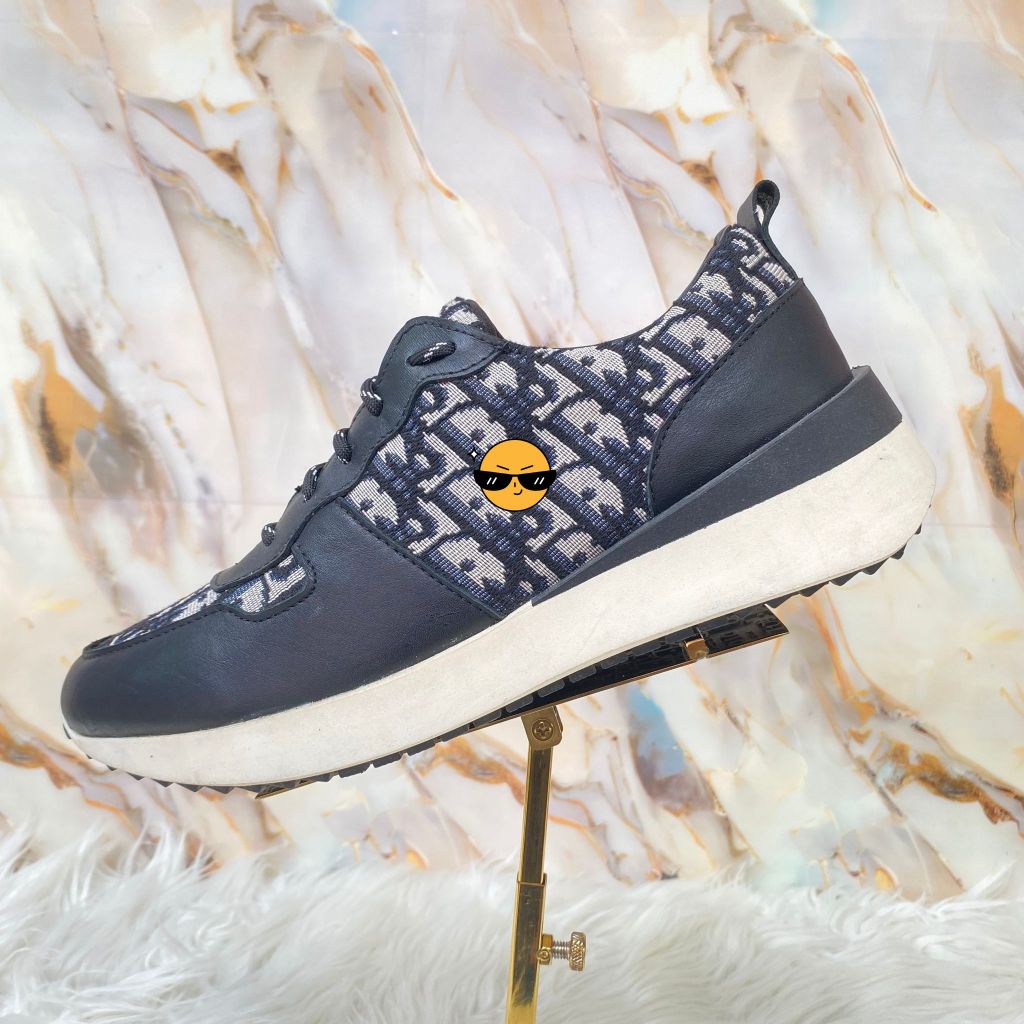 Sepatu Itali sport Black Dio