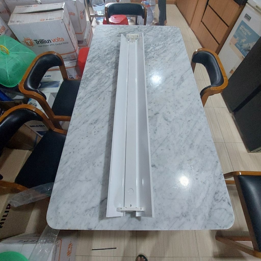 kap lampu Tko 2x36w + kaki Tl + kabel