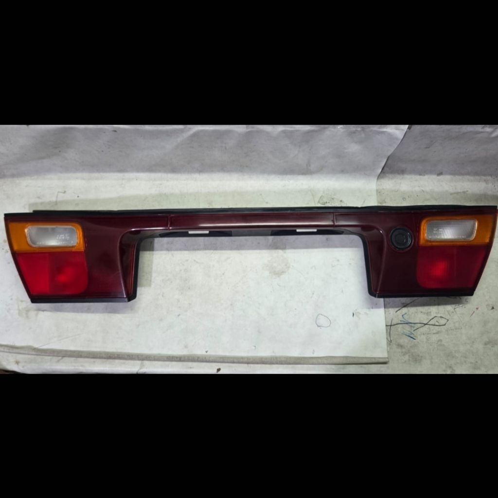 Lampu reflektor bagasi belakang mazda lantis 323 familia 95 96 original 2nd