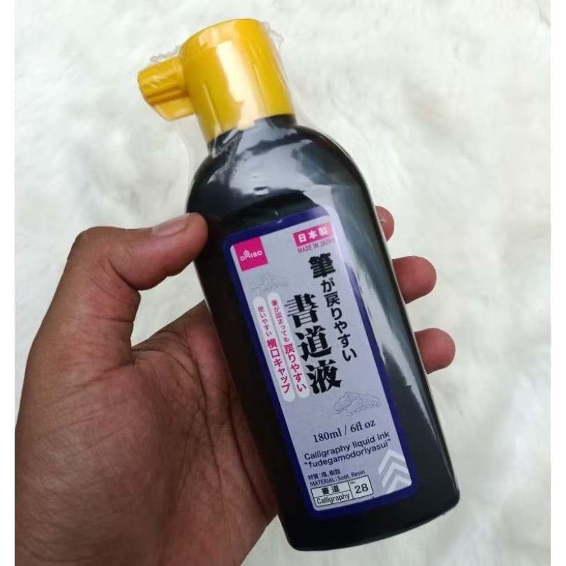 TINTA DAISO HITAM 180 ML TINTA JEPANG HITAM. ( TERSEDIA ALAT KALIGRAFI LAINNYA )