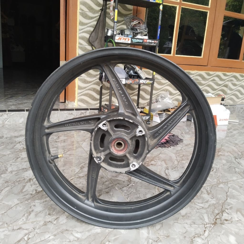 Velg belakang original copotan CBR 150 R old