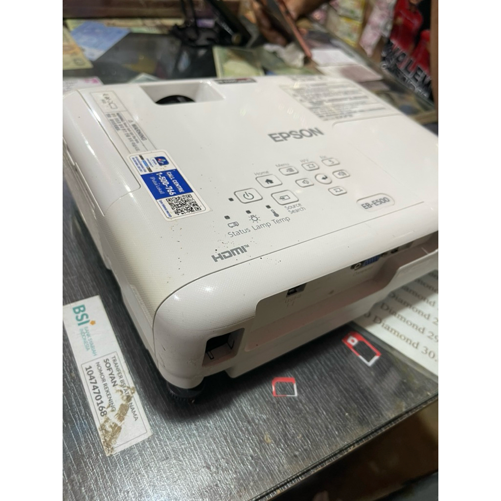 projektor/layar tancap Merk EPSON 4K