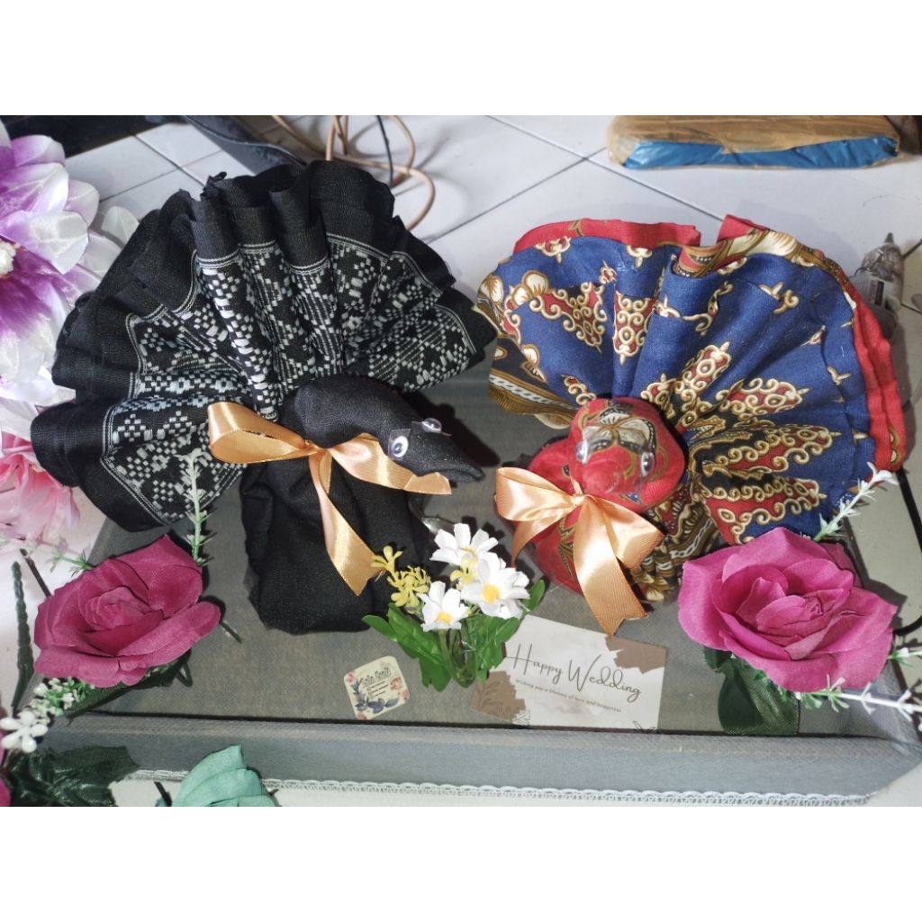 Hantaran pernikahan sarung pria sarung wanita kain jarik Wadimor mahar seserahan hadiah kado Lamaran