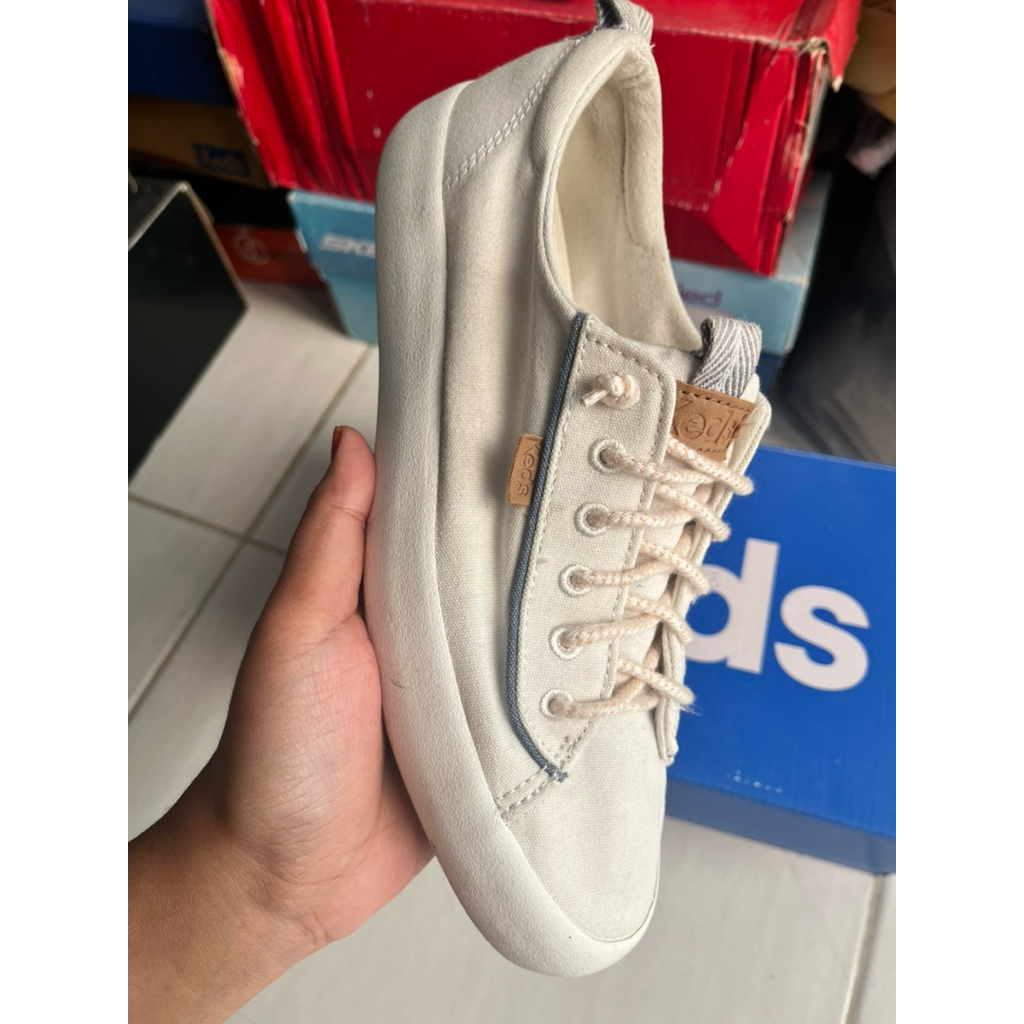 Preloved sepatu keds