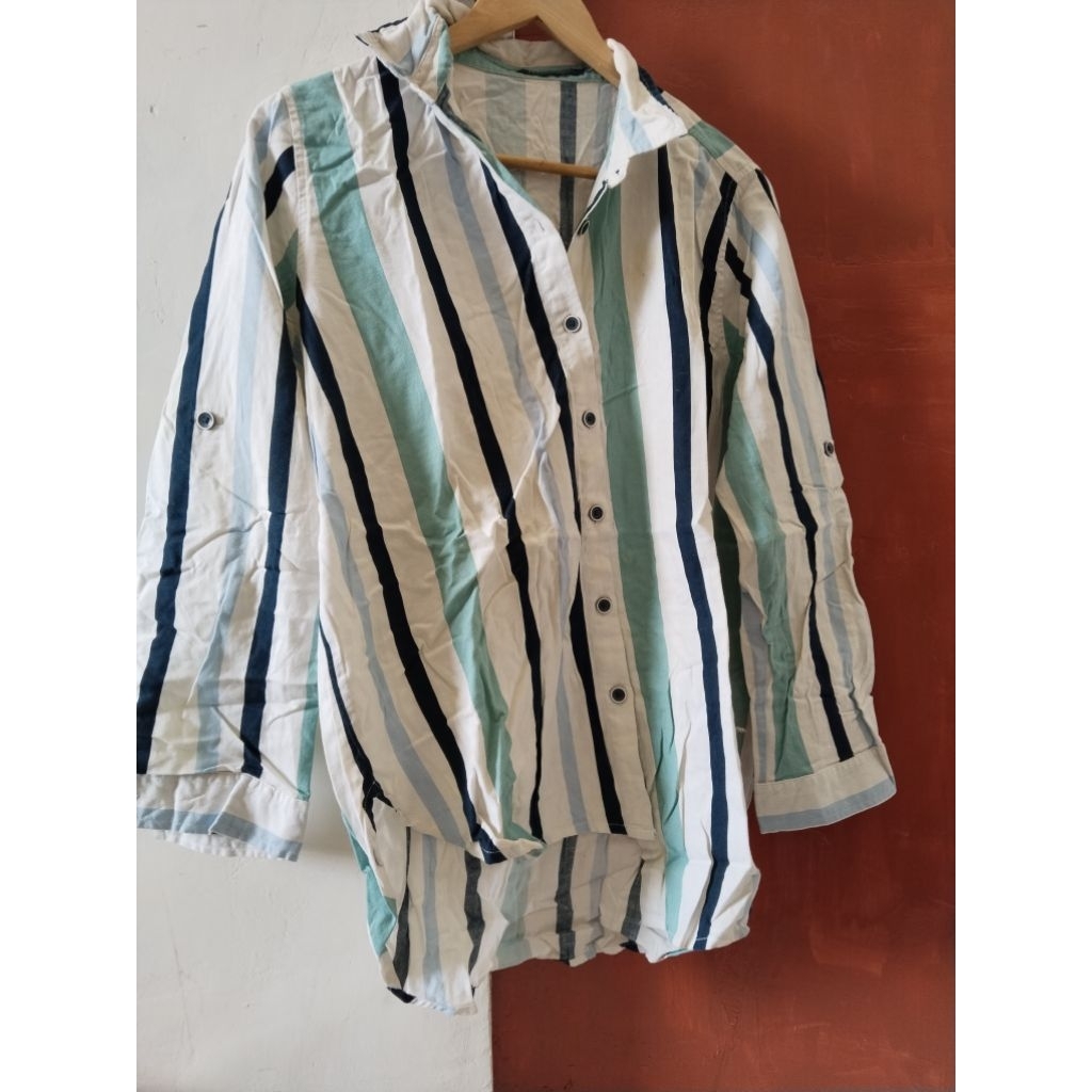 PRELOVED KEMEJA CEWEK BIGSIZE FLAMOUSH