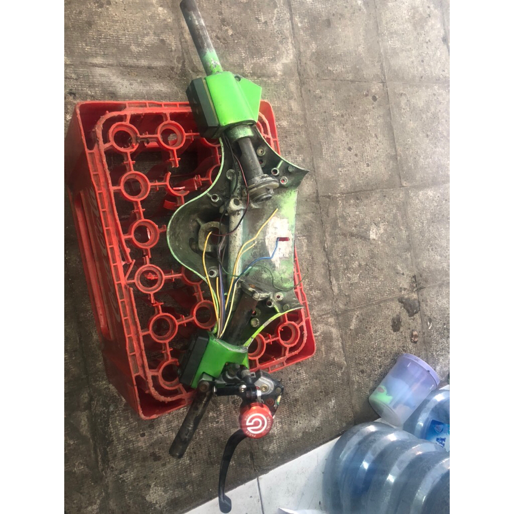 batok bawah setang vespa px copotan original