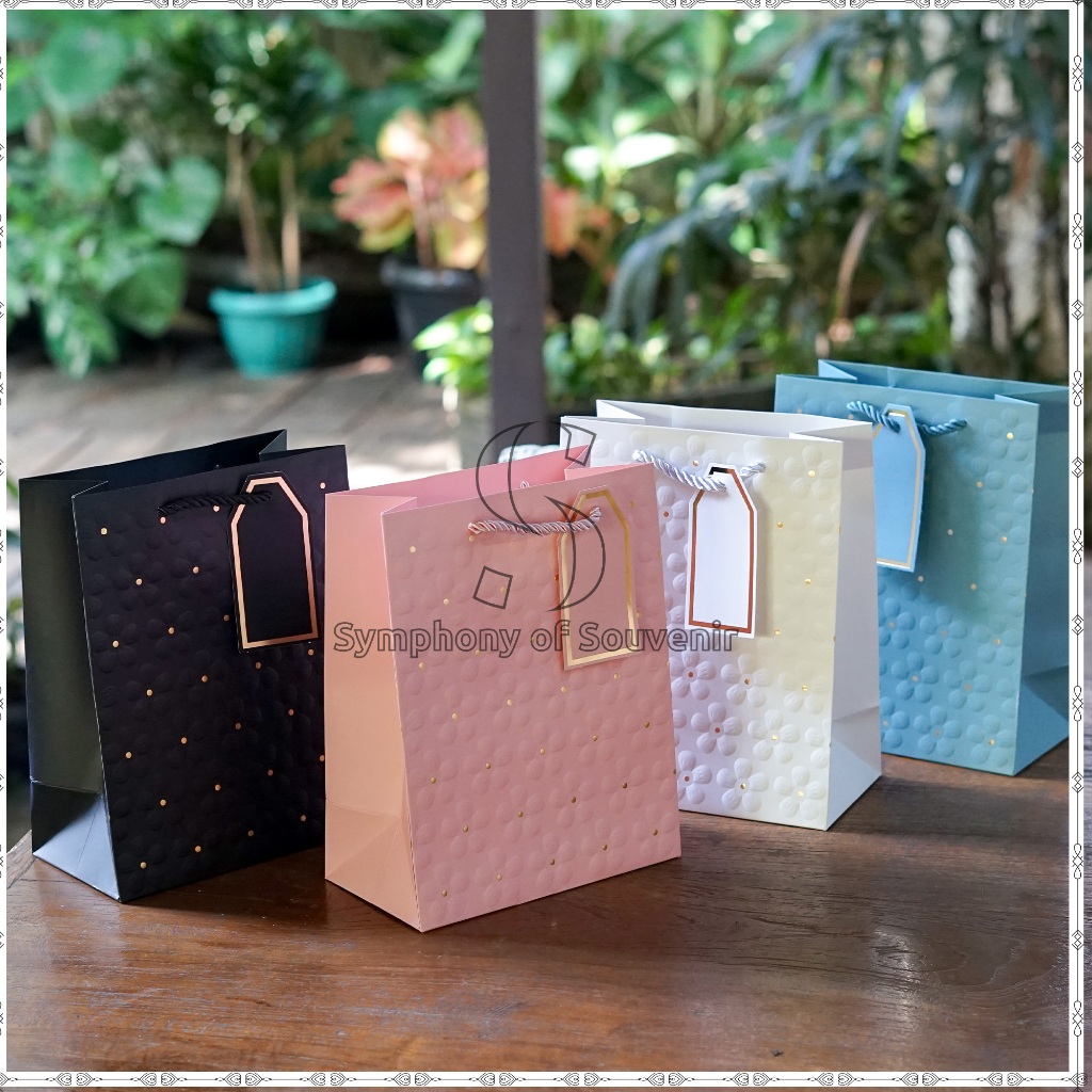 

[PREMIUM] Paper Bag Emboss Motif Bunga Goodie Bag Tas Hadiah Hampers Shopping Bag Tas Souvenir Tas Multifungsi