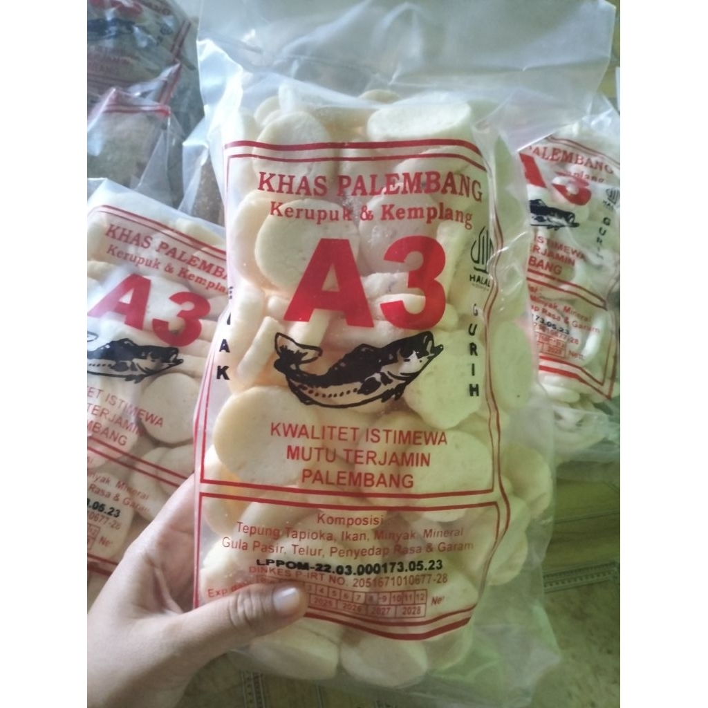 

kerupuk kemplang A3 Palembang