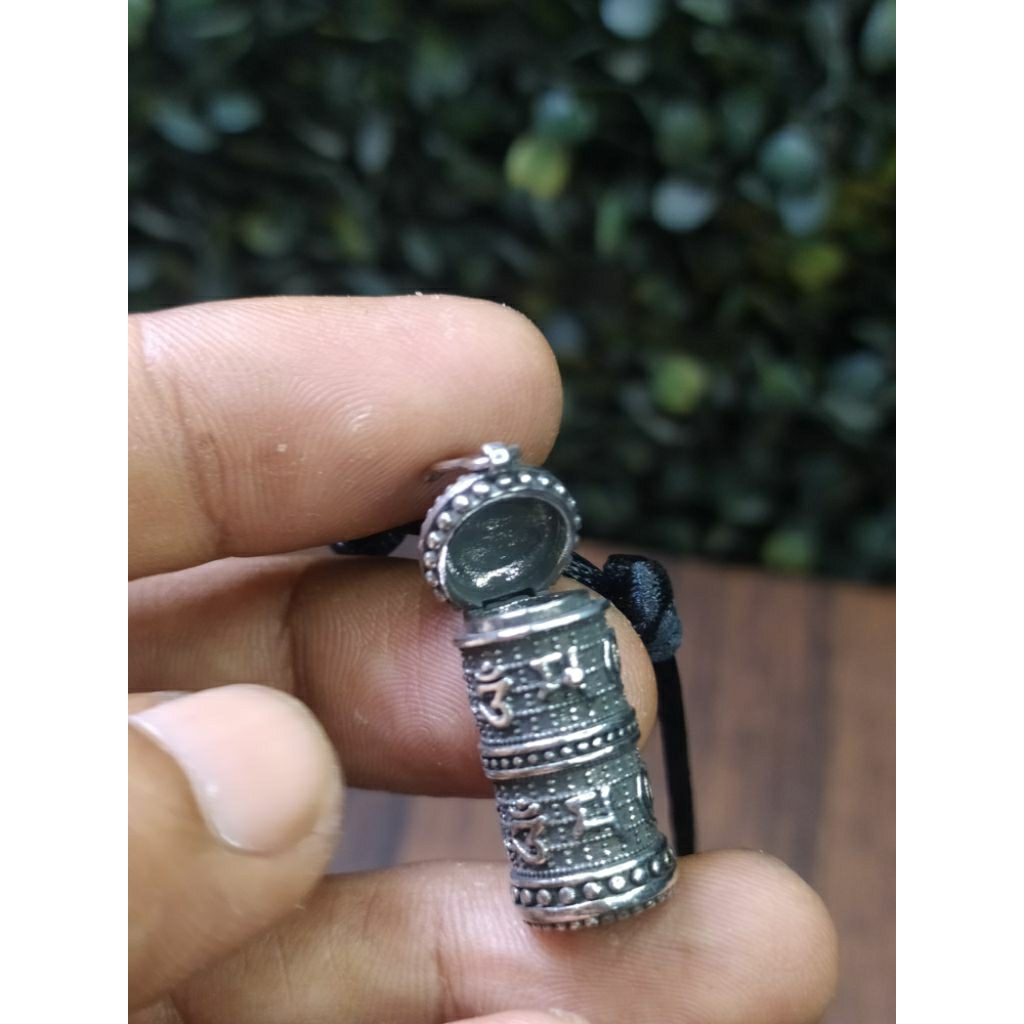 liontin kapsul perak bakar buka tutup rare intem kalung cowok cewek gaya vintage