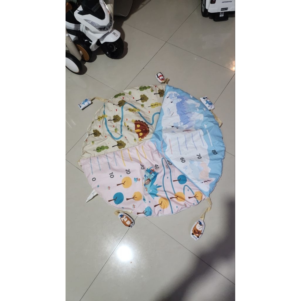 fox and bunny sensory matt preloved. minus ad bagian yg robek sedikit.