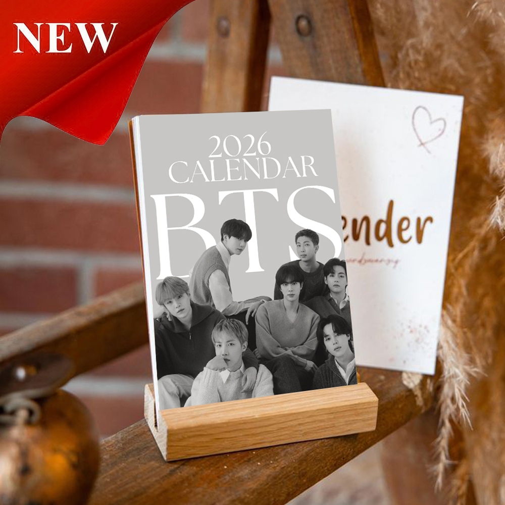 

A&M Kalender Meja Duduk Stand Kayu BTS Monochrome 2026