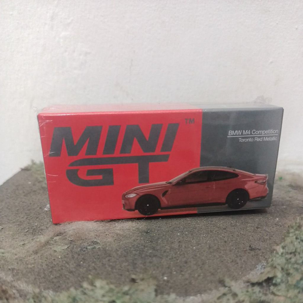 Mini GT#566 BMW M4 Competition - Red Metallic (Free Protektor)
