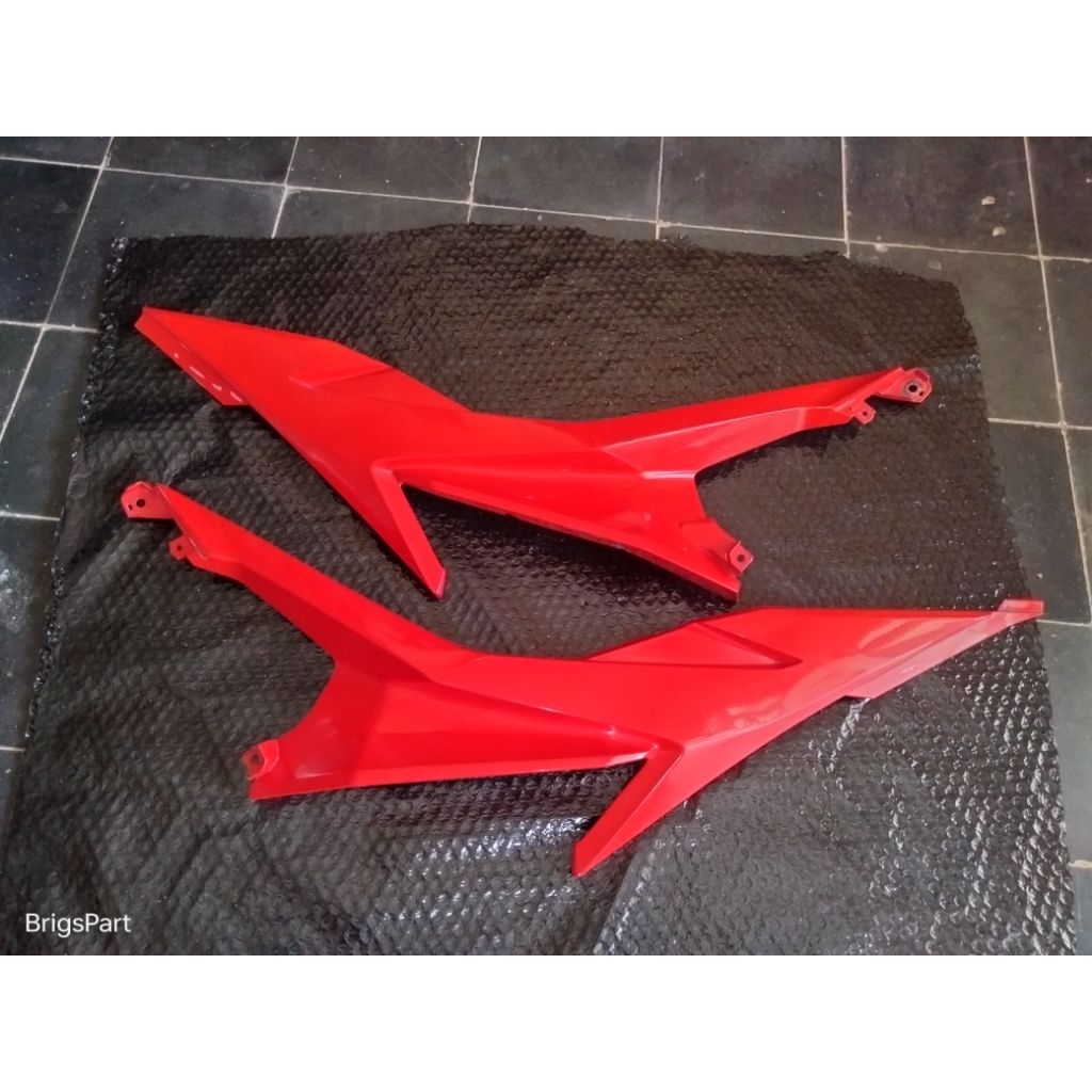 cover sambungan fairing pering bodi tengah honda cbr150r cbr 150r led facelift original