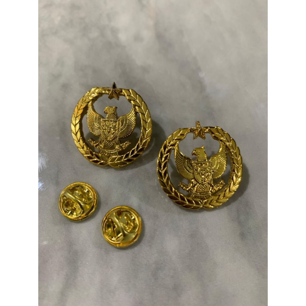 Pin Bivakmut Kemenimipas