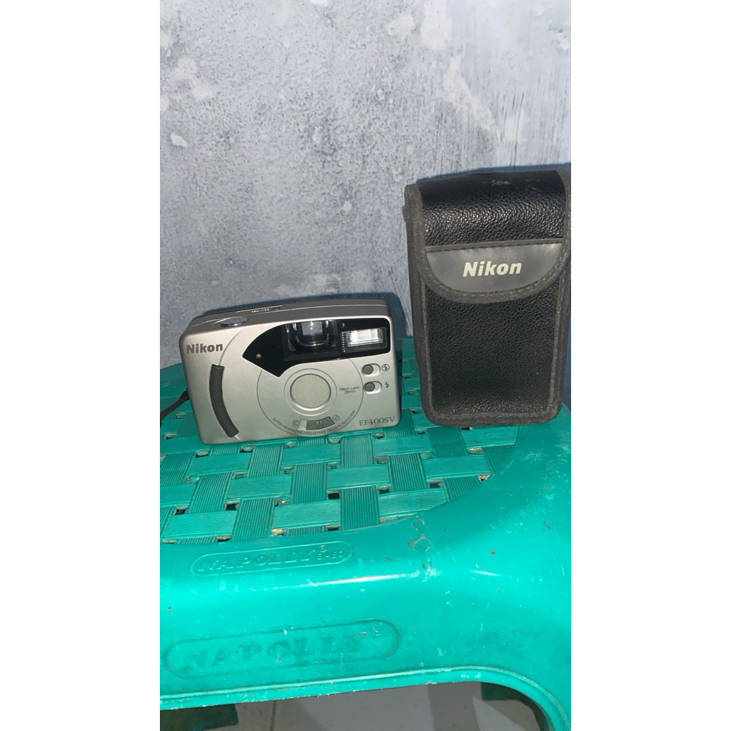 CAMERA POCKET ANALOG SECOND NIKON EF 400 SV