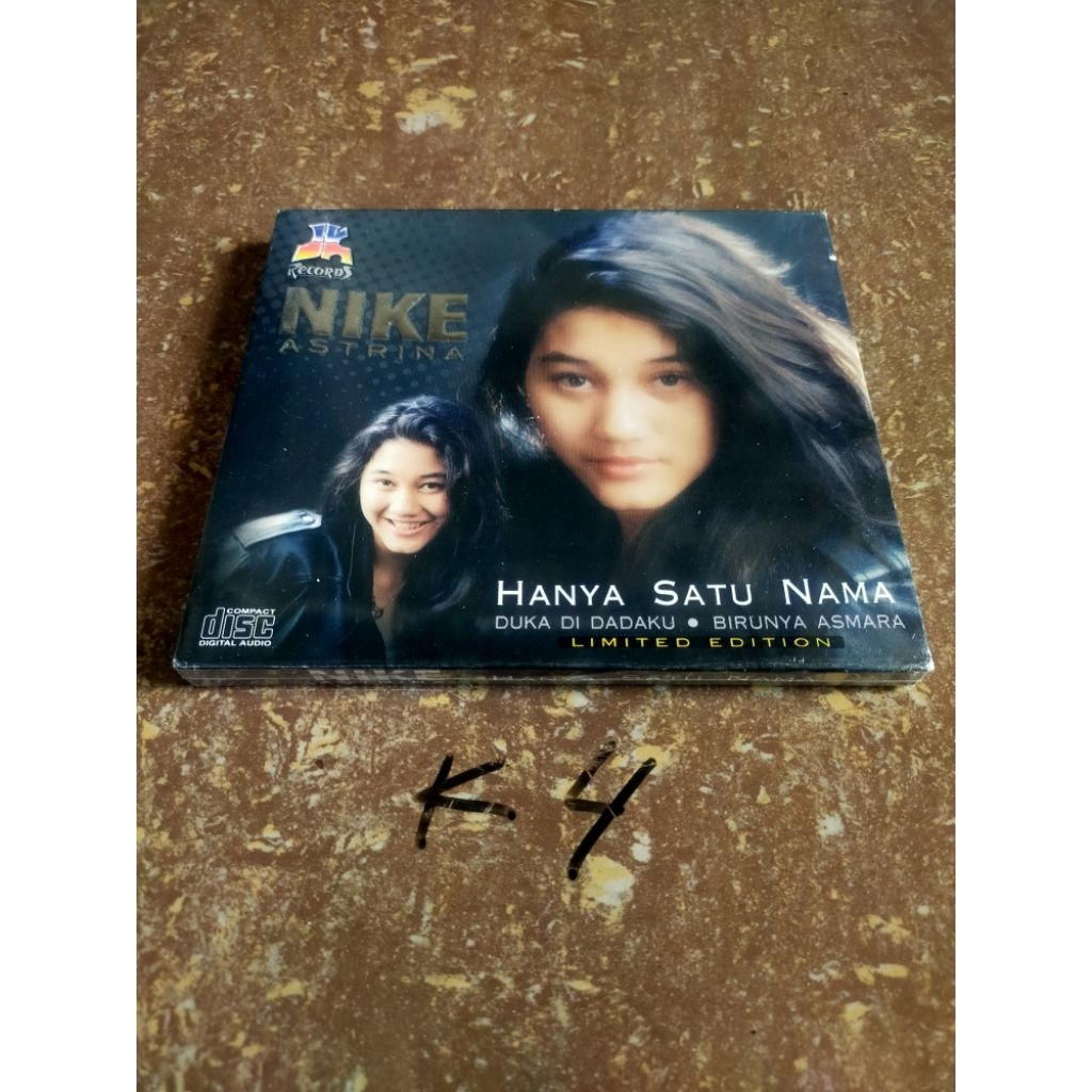CD original Nike Ardilla - hanya satu nama