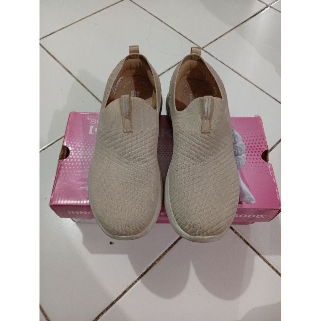 sepatu skechers ukuran 36