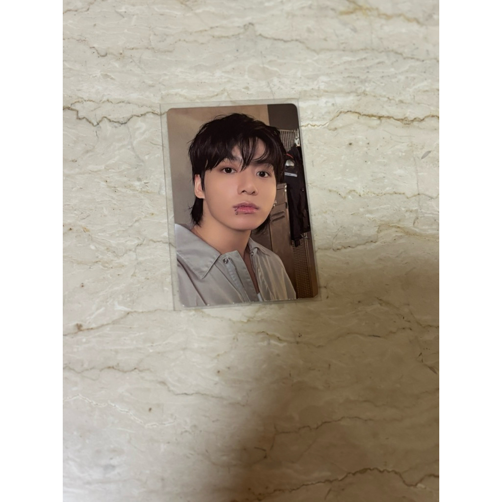 OFFICIAL JUNGKOOK PHOTOCARD (GOLDEN)