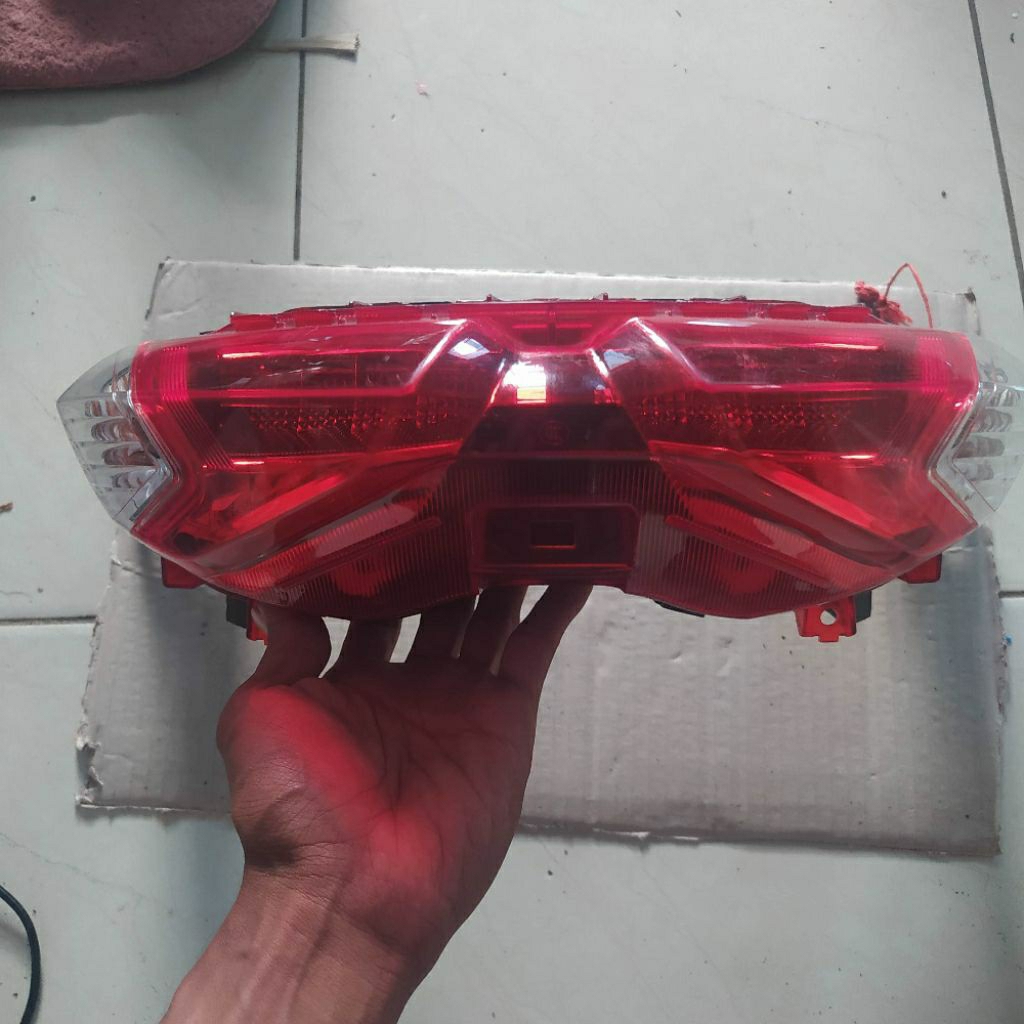 stoplamp lampu belakang nmax new original copotan