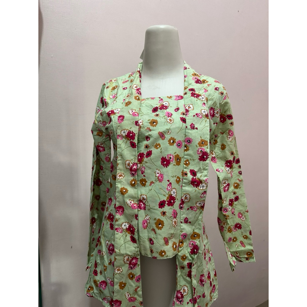 Kutubaru modern motif bunga