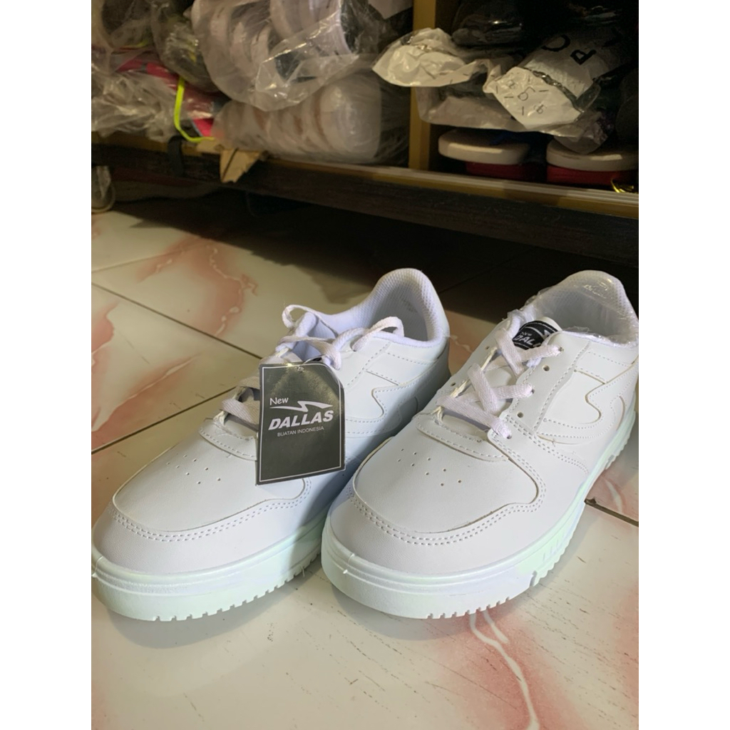 Sepatu Putih Pria Wanita Dallas