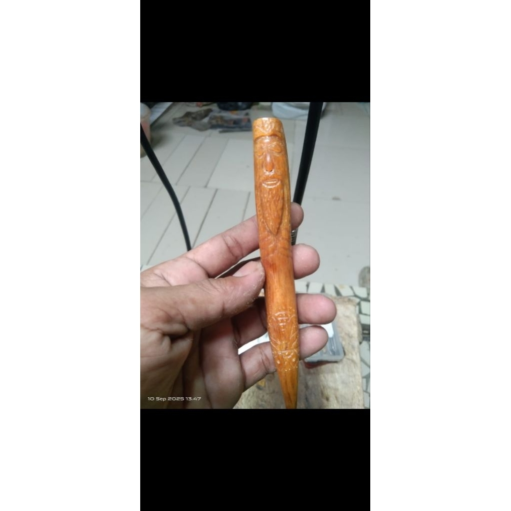 pipa once ukir kayu gaharu