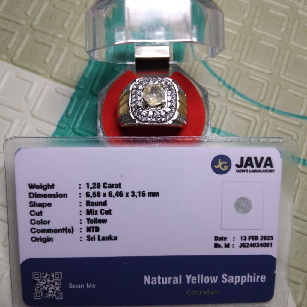 natural yellow safir ceylon