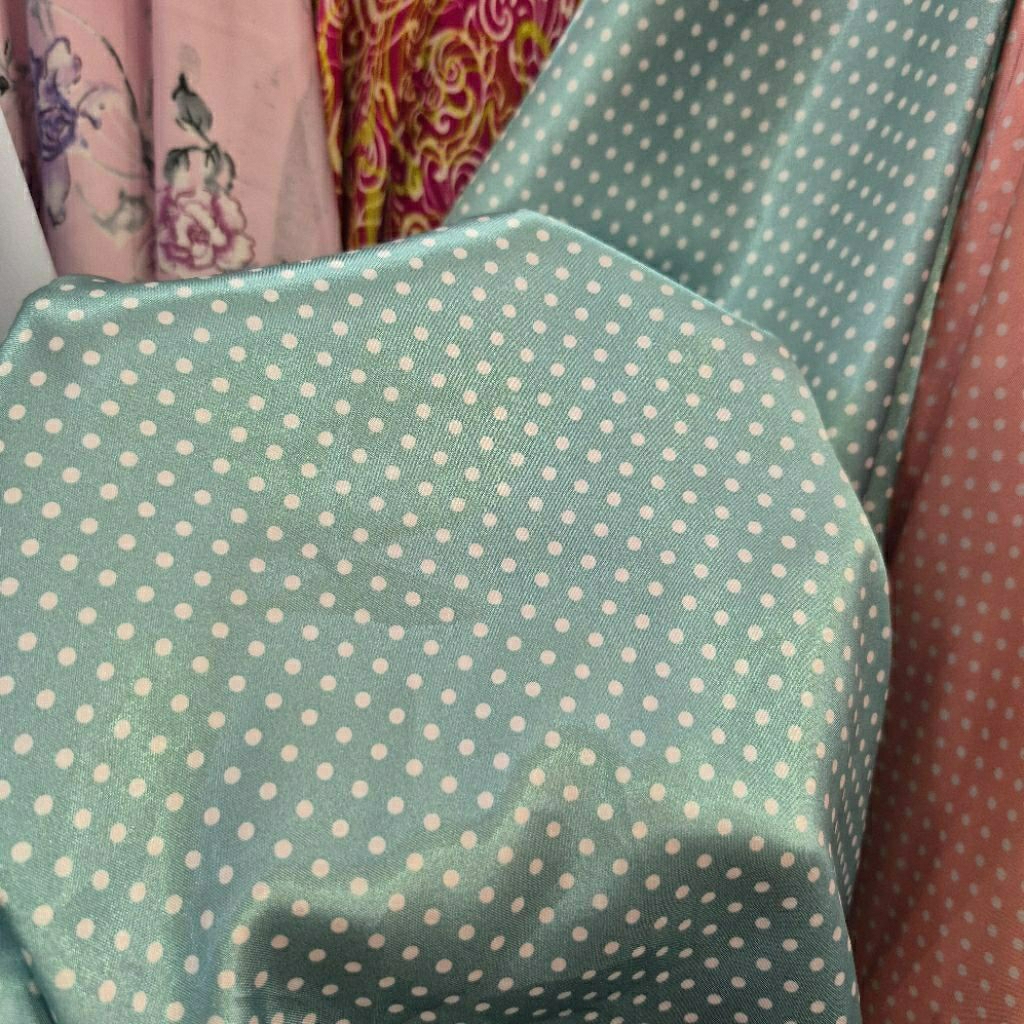 KAIN SATIN SILK PREMIUM MOTIF POLKADOT KECIL - KAIN SATEN MOTIF DOT KECIL  - BAHAN KAIN MOTIF POLKAD