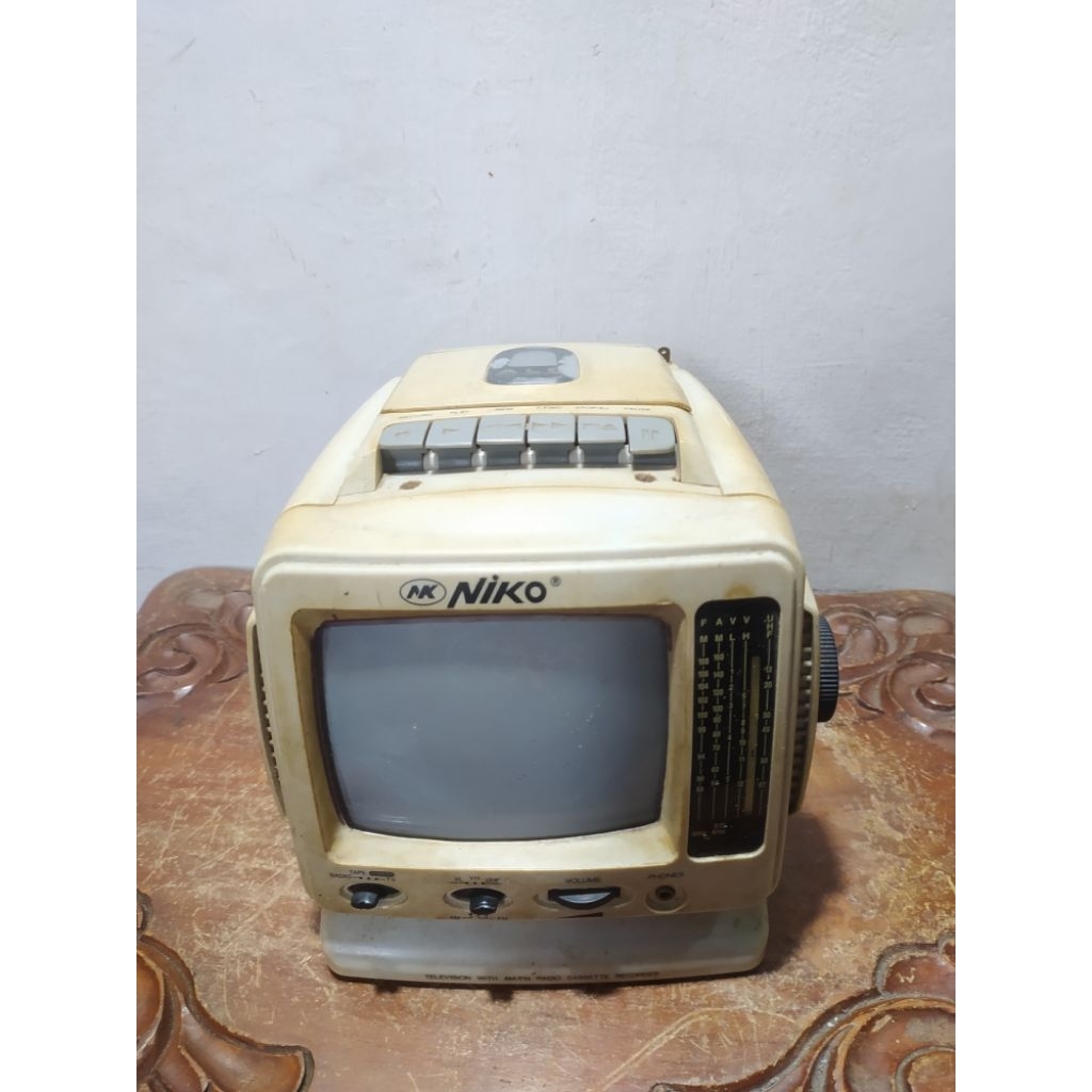 Tv Mini Tv Tape dan Radio Vintage Retro Mati/Display