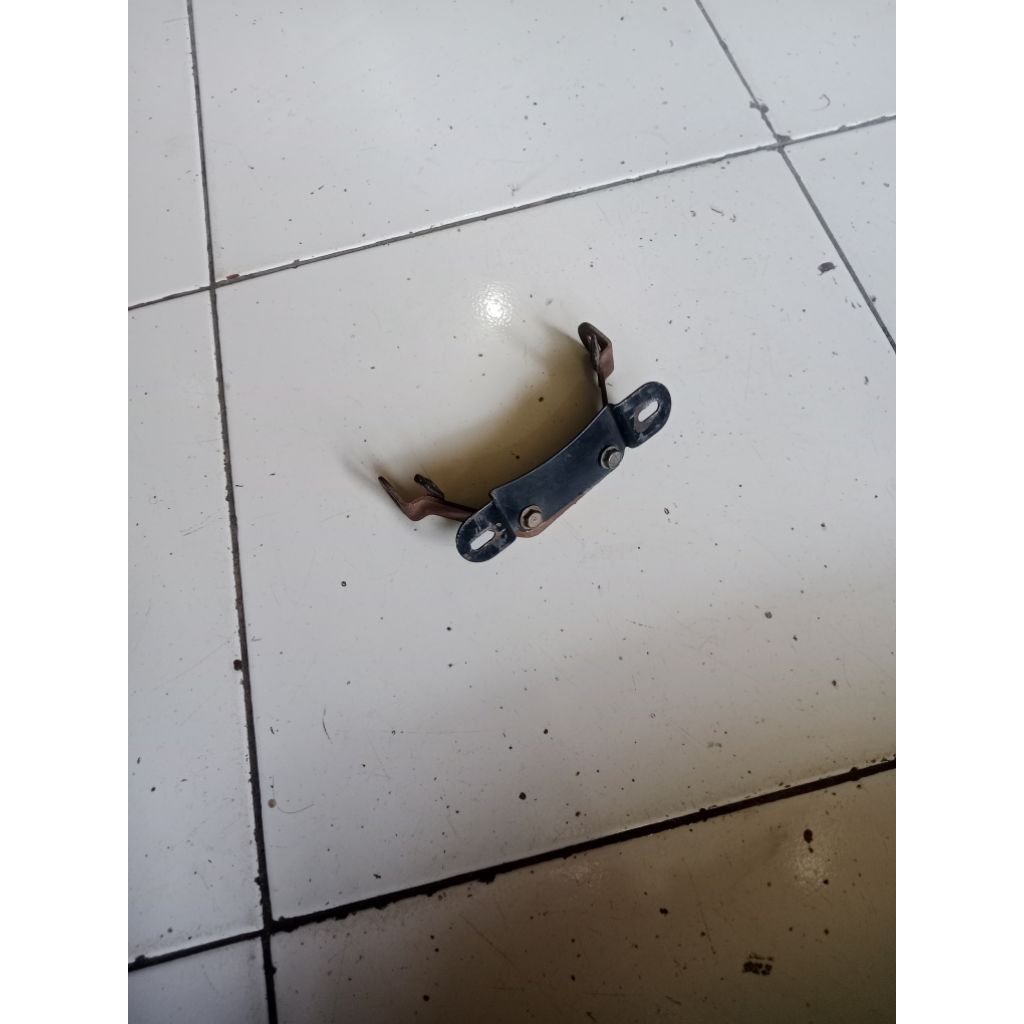 bracket sein dudukan plat no Megapro lama hiu bekas original