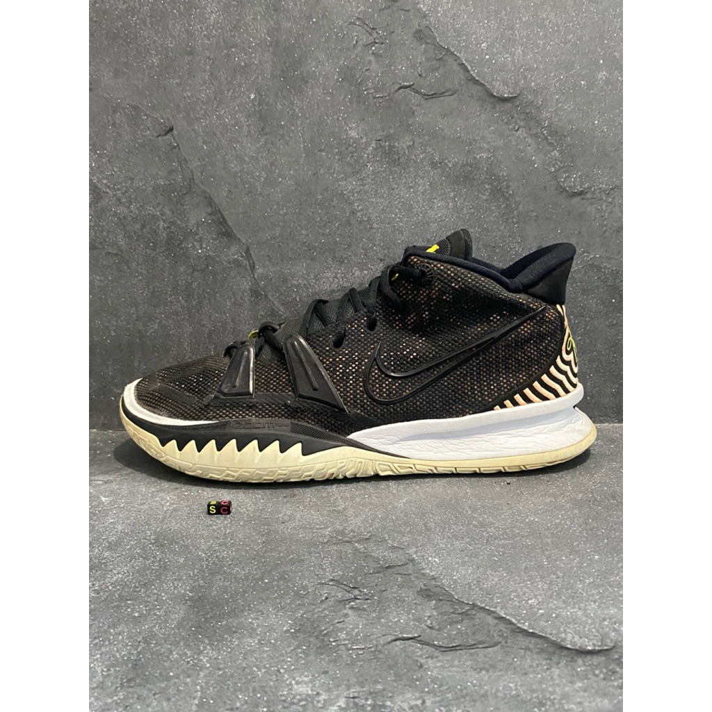 kyrie 7 (b7257)
