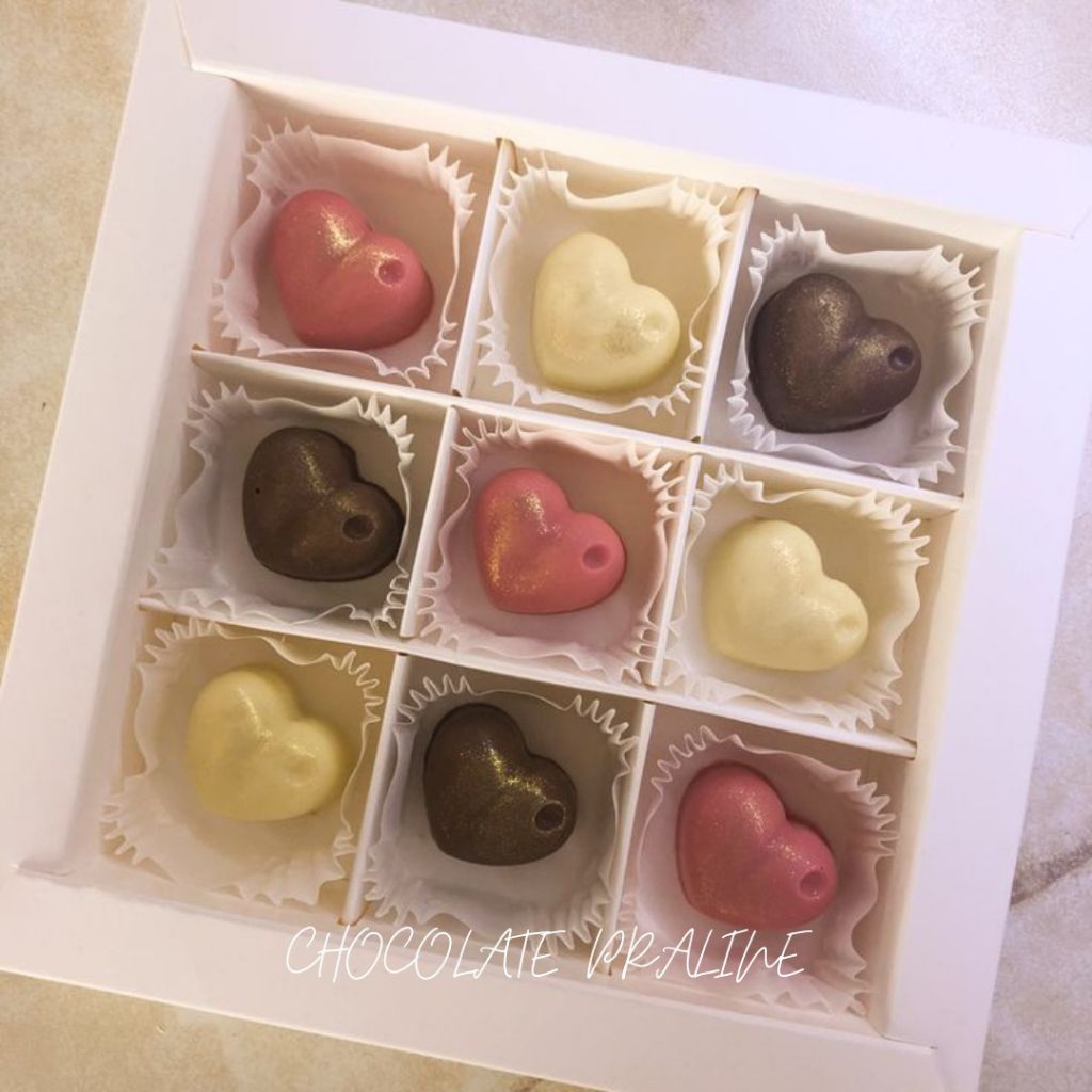 CHOCOLATE PRALINE LOVE