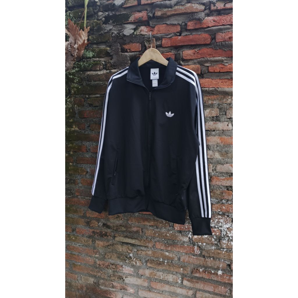 Tracktop adidas Firebird new release