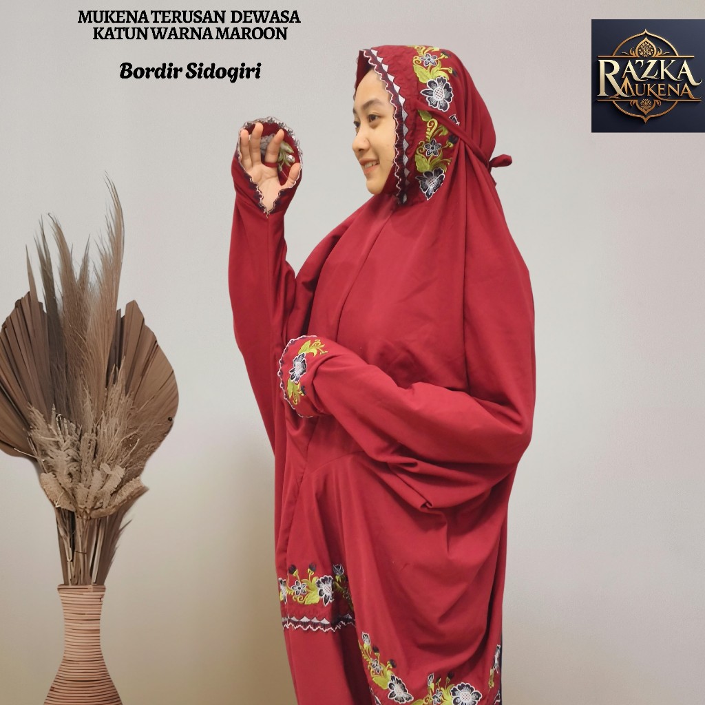 Mukena Terusan Katun Mikro Warna Dasar Maroon Motif Bordir Bunga Sidogiri Indah