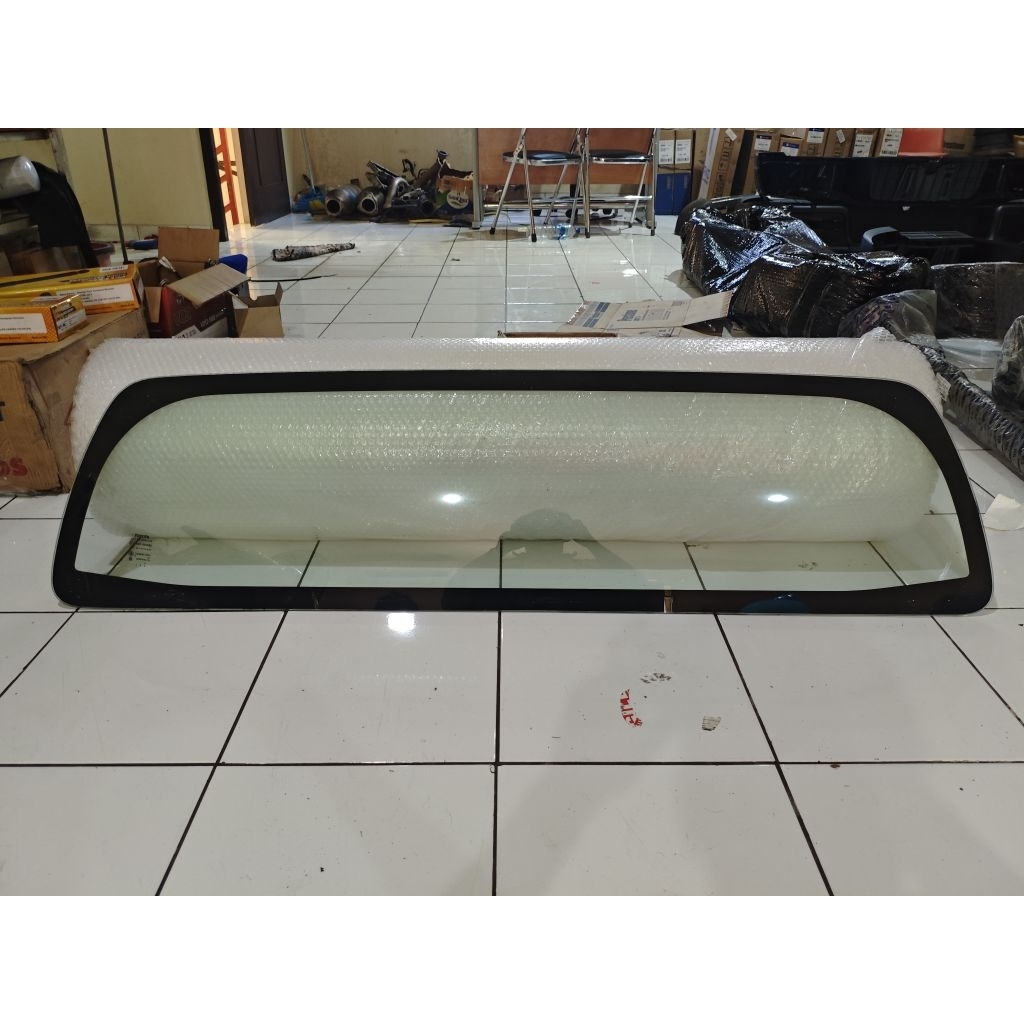Kaca Belakang Kabin Toyota Hilux Revo 2015 Up Copotan Original Bawaan Mobil