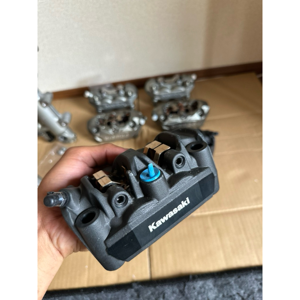 kaliper zx250r/z900 kanan kiri