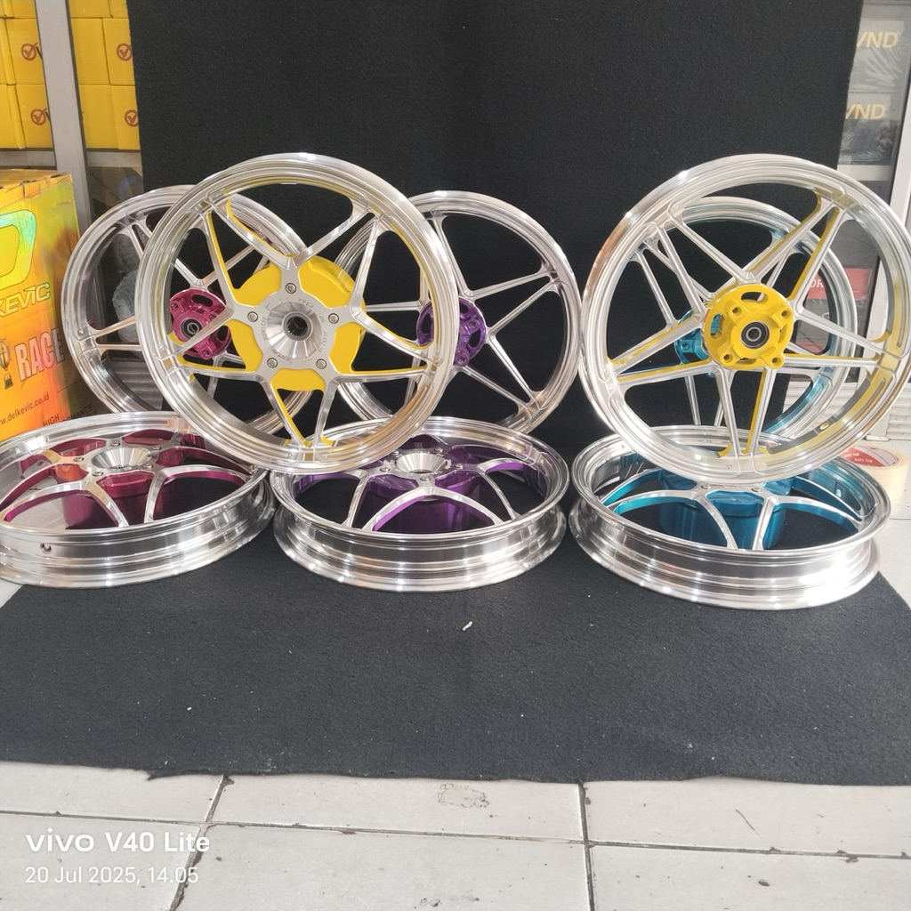 Velg Delkevic  X1 Two tone For Vario 125/150 Beat Vario 110 Scoopy Genio UK 185/215 RING 14  RING 17
