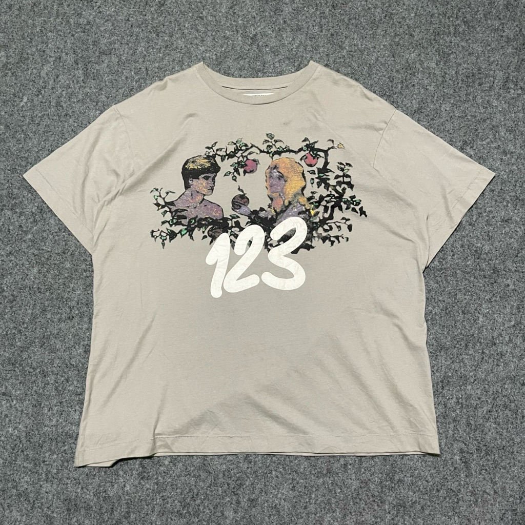 Kaos Rivington Roi Rebis 123 outside of the garden second