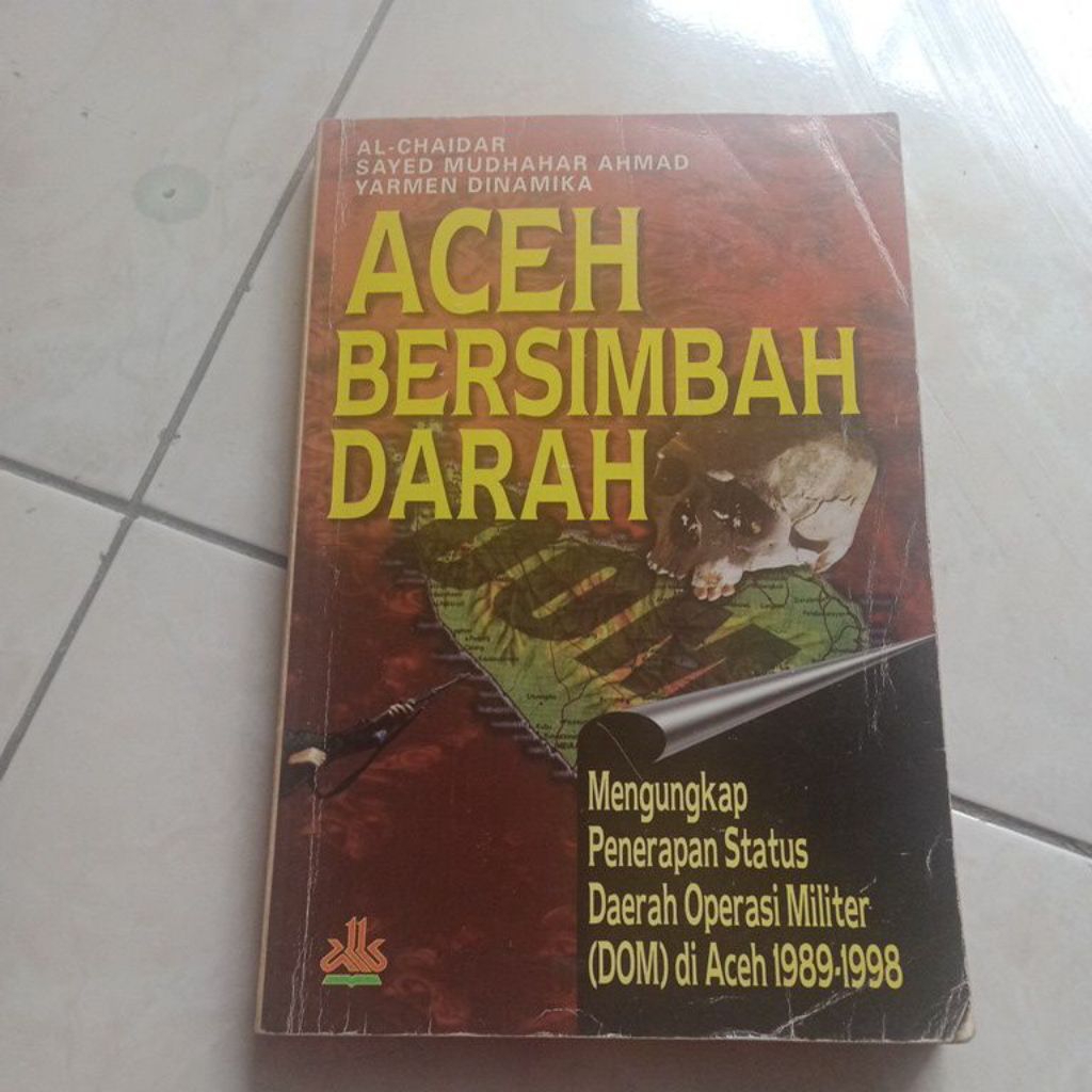 buku Aceh bersimbah darah
