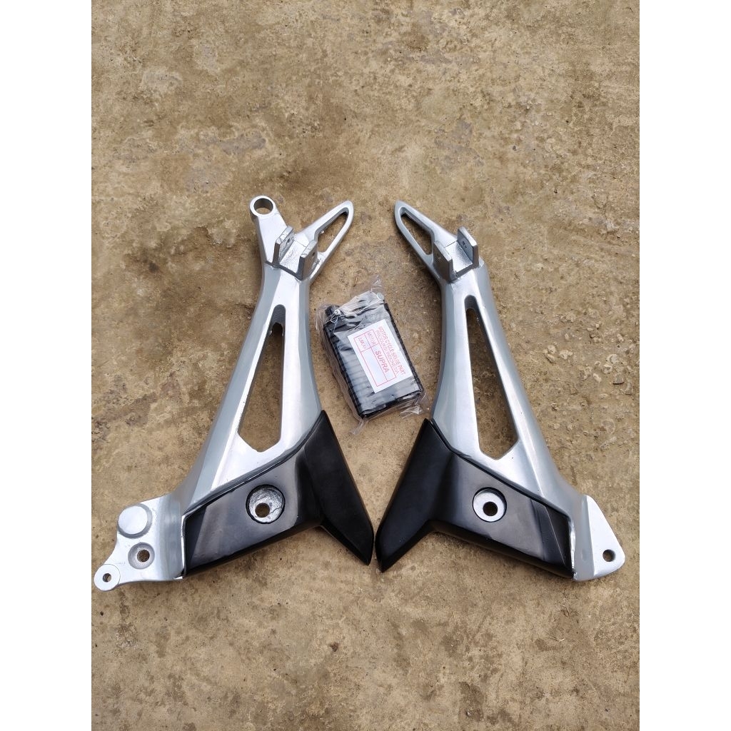 DUDUKAN PINJAKAN KAKI BELAKANG POSTEP SUPRA X 125 DOUBLE DISK CAKRAM SUPRA X 125 NEW BATMAN